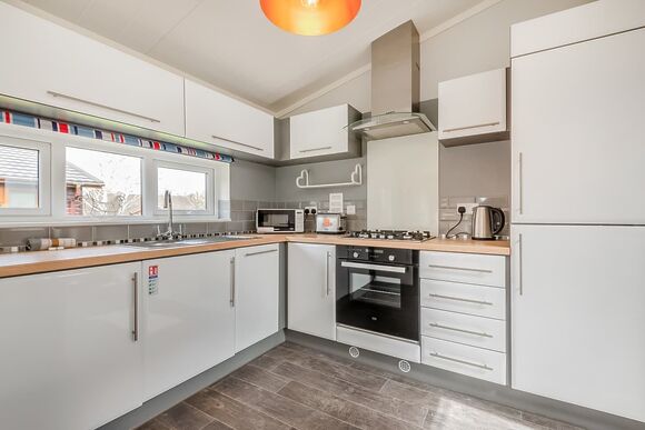 Comfort Lodge 4 (Pet) - Edgeley Holiday Park, Albury, Guildford