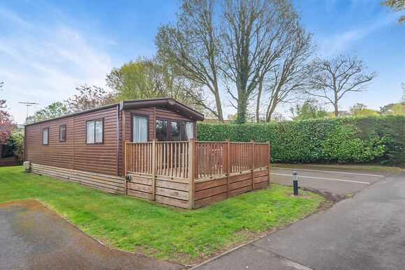 Comfort Lodge 6 (Pet) - Edgeley Holiday Park, Albury, Guildford