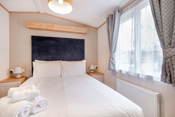 Comfort Plus Caravan 4 (Pet) - Edgeley Holiday Park, Albury, Guildford