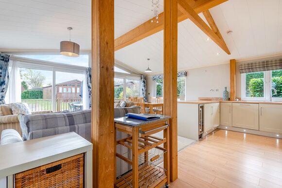 Superior Lodge 4 (Pet) - Edgeley Holiday Park, Albury, Guildford