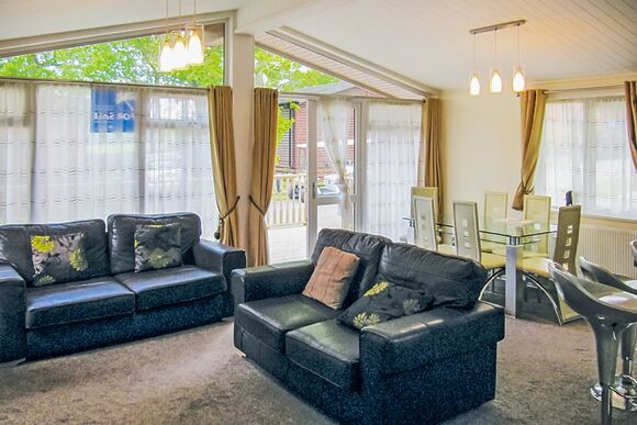 Classic Lodge 4 - Edgeley Holiday Park, Albury, Guildford