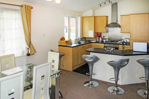 Classic Lodge 6, Classic Lodge 6 (Pet) - Edgeley Holiday Park, Albury, Guildford