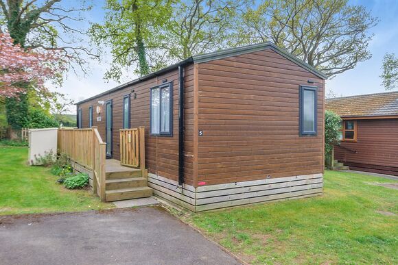 Comfort Plus Caravan 4 - Edgeley Holiday Park, Albury, Guildford