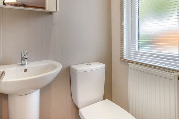 Comfort Plus Caravan 4 - Edgeley Holiday Park, Albury, Guildford