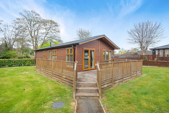 Comfort Lodge 4 - Edgeley Holiday Park, Albury, Guildford