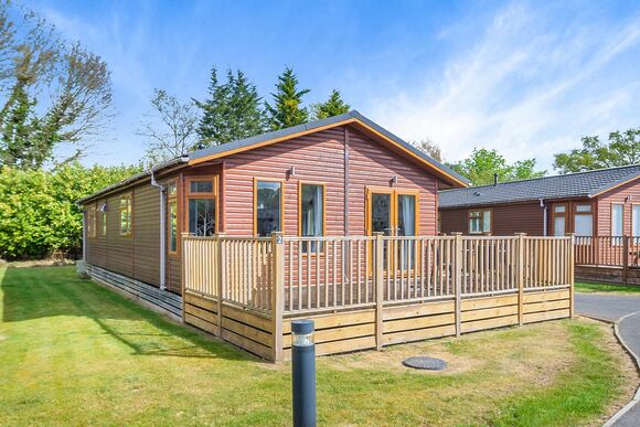 Comfort Lodge 4 - Edgeley Holiday Park, Albury, Guildford