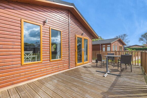 Comfort Lodge 4 - Edgeley Holiday Park, Albury, Guildford