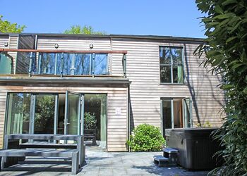 Drift - The Emerald, Carnon Downs