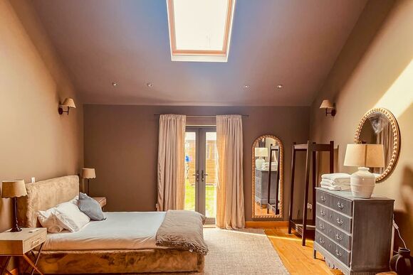 Willow - The Emerald, Carnon Downs