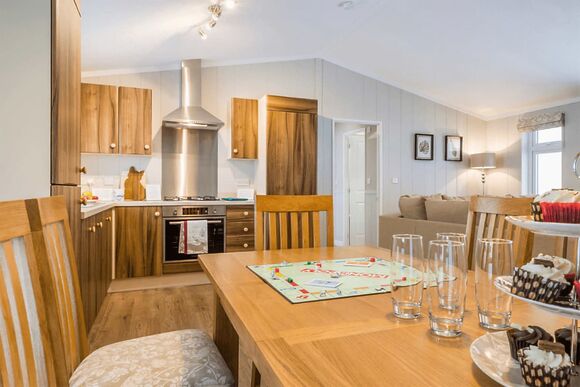 Glen Lodge 2 (Pets Welcome) - Erigmore Leisure Park, Birnam by Dunkeld