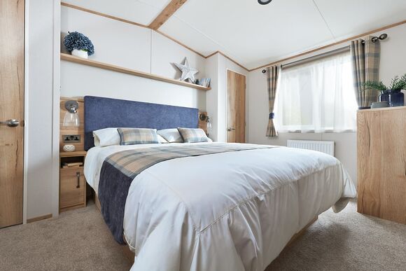 Premium Bluebell Caravan with Decking (Sleeps 6) - Erigmore Holiday Park, Birnam by Dunkeld