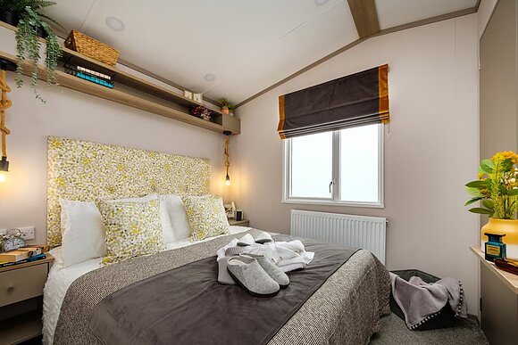 Premium Bluebell Caravan with Decking (Sleeps 4) - Erigmore Holiday Park, Birnam by Dunkeld