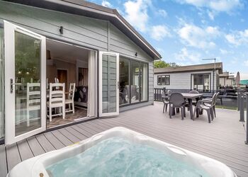 Chappel Lodge Pet - The Essex Country Club, Earls Colne, Colchester