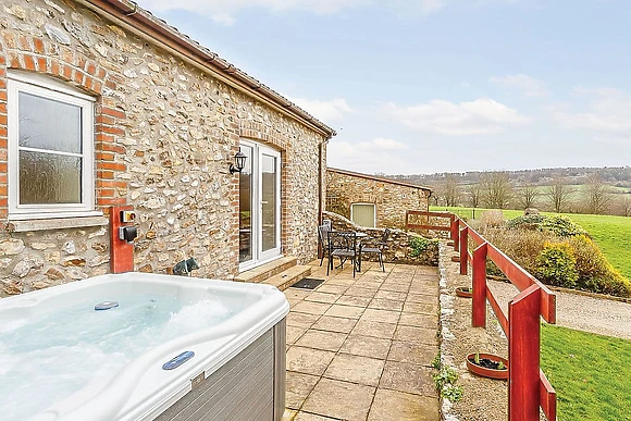 The Byre with Hot Tub 