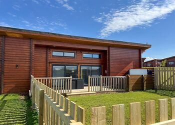 Tamworth (Pet) B - Fairview Lodges, Withernsea