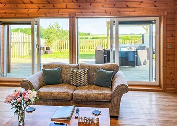 Hampshire Garden - Fairview Lodges, Withernsea