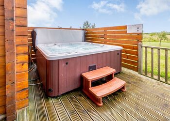 Landrace - Fairview Lodges, Withernsea