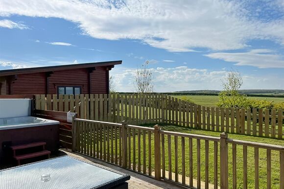 Tamworth (Pet) B - Fairview Lodges, Withernsea