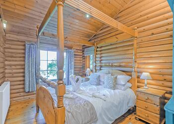 Serenity - Faweather Grange Lodges, Ilkley Moor