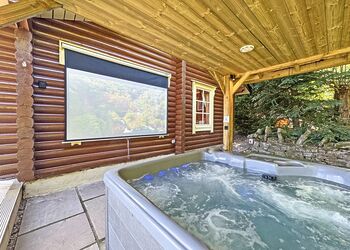 The Den - Faweather Grange Lodges, Ilkley Moor