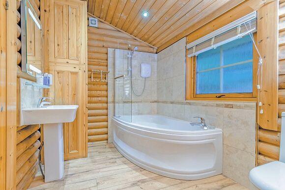 Serenity - Faweather Grange Lodges, Ilkley Moor