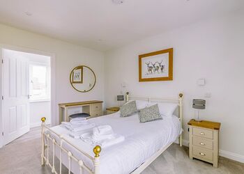 10 Berth Exclusive Cottage Hot Tub - The Bay Filey Holiday Village, Filey