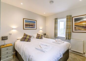 10 Berth Exclusive Cottage  Hot Tub - The Bay Filey Holiday Village, Filey