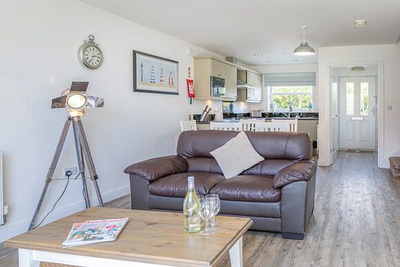 5 Berth Comfort Cottage Pet Friendly - The Bay Filey Holiday Village, Filey