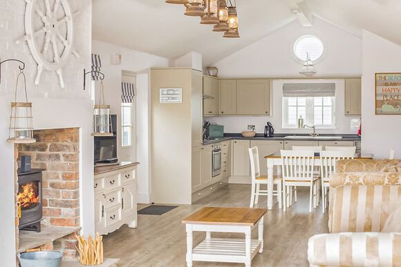 4 Berth Indulgent Beach House Grande Pet friendly - The Bay Filey Holiday Village, Filey