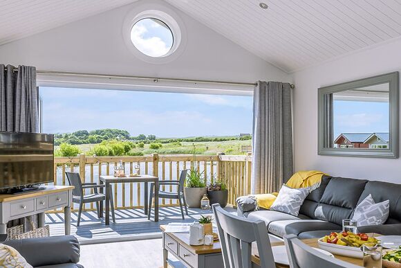 4 Berth Meadow Lakeside Lodge Pet Friendly - The Bay Filey Holiday Village, Filey