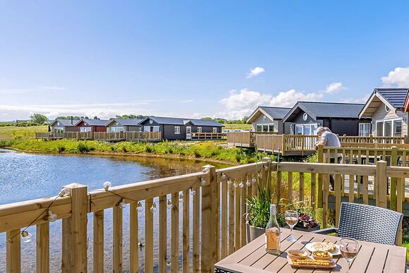 4 Berth Meadow Lakeside Lodge Pet Friendly - The Bay Filey Holiday Village, Filey
