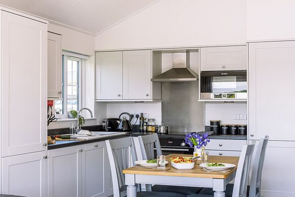 4 Berth Meadow Lakeside Lodge Pet Friendly - The Bay Filey Holiday Village, Filey