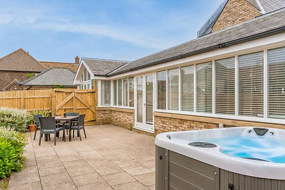 10 Berth Exclusive Cottage  Hot Tub - The Bay Filey Holiday Village, Filey