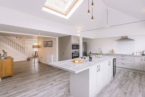 10 Berth Exclusive Cottage  Hot Tub - The Bay Filey Holiday Village, Filey