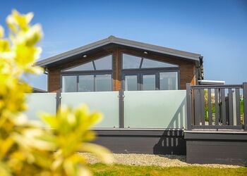 Fairground Lodge (Sleeps 6) - Folly Farm Holiday Park, Kilgetty