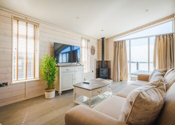 Simba Lodge - Folly Farm Holiday Park, Kilgetty