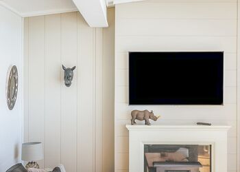 Kifaru View Lodge - Folly Farm Holiday Park, Kilgetty