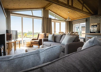 Fairground Lodge (Sleeps 6) Pet 