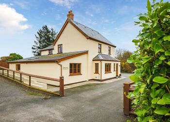 Folly View - Folly Farm Holiday Park, Kilgetty