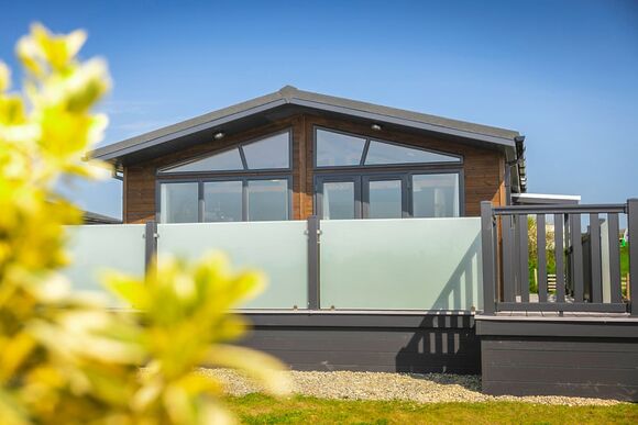 Fairground Lodge (Sleeps 6) - Folly Farm Holiday Park, Kilgetty