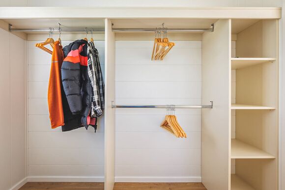 Kifaru View Lodge - Folly Farm Holiday Park, Kilgetty