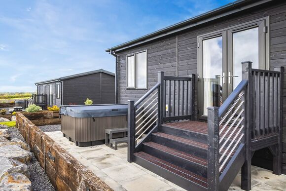 Balwen Lodge - Folly Farm Holiday Park, Kilgetty