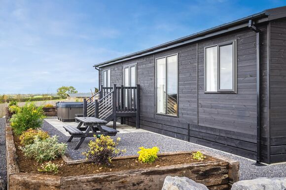 Balwen Lodge - Folly Farm Holiday Park, Kilgetty