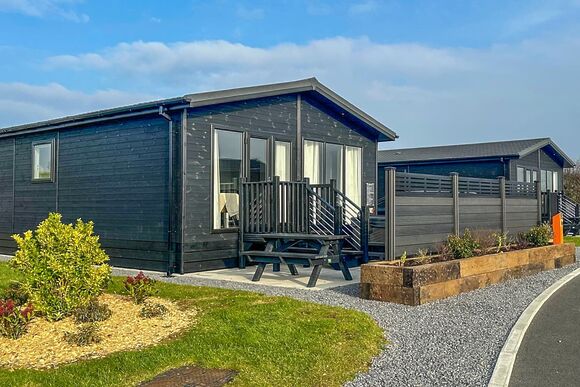 Torwen Lodge - Folly Farm Holiday Park, Kilgetty