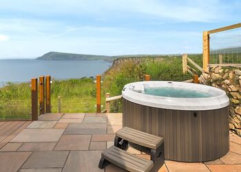 Superior Lodge 2 Pet - Fishguard Bay Resort, Fishguard,