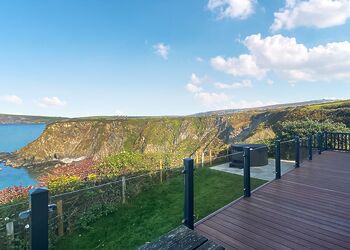 Superior Lodge 2 Pet - Fishguard Bay Resort, Fishguard,