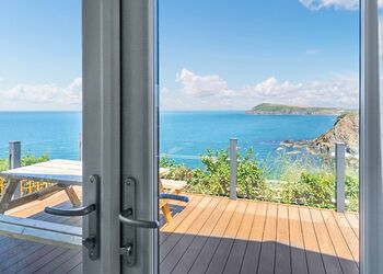 Superior Lodge 2 Pet - Fishguard Bay Resort, Fishguard,