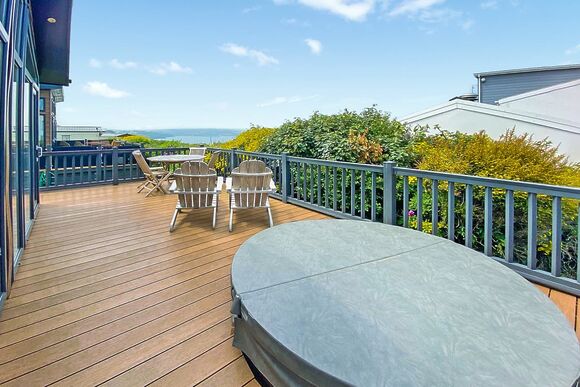 Superior Lodge 2 Pet - Fishguard Bay Resort, Fishguard,