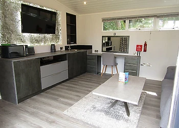 Luxury Suite Hot Tub 