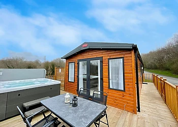 Superior Holiday Home Hot Tub 4 